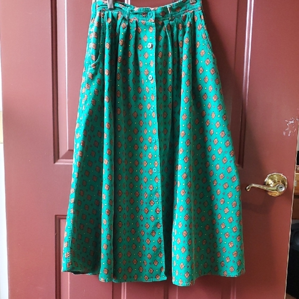 Regatta Sport Vintage 70 - 80's  Green Patterned Women's Corduroy Midi Skirt